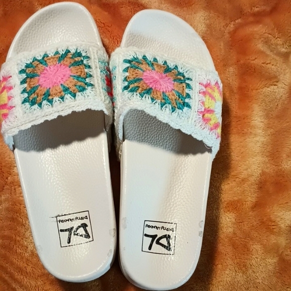 Dirty Laundry - Picture 3 of 3